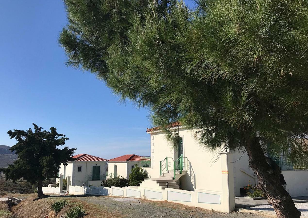 Ampeloessa Village *