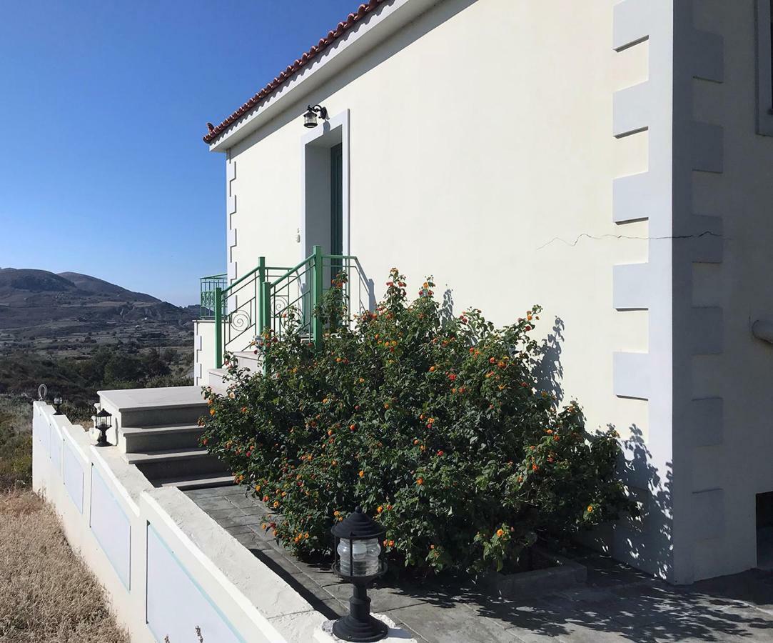 Ampeloessa Village *
